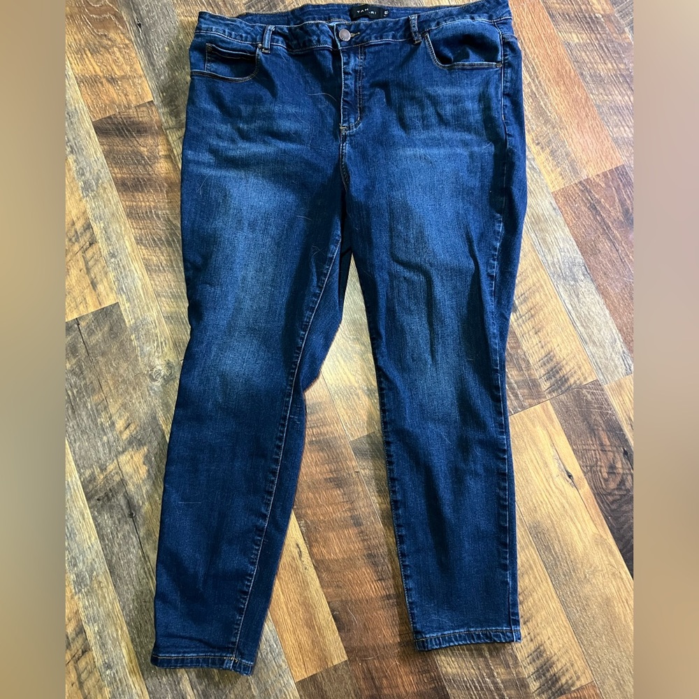 TAHARI size 22W kELLY jean classic skinny